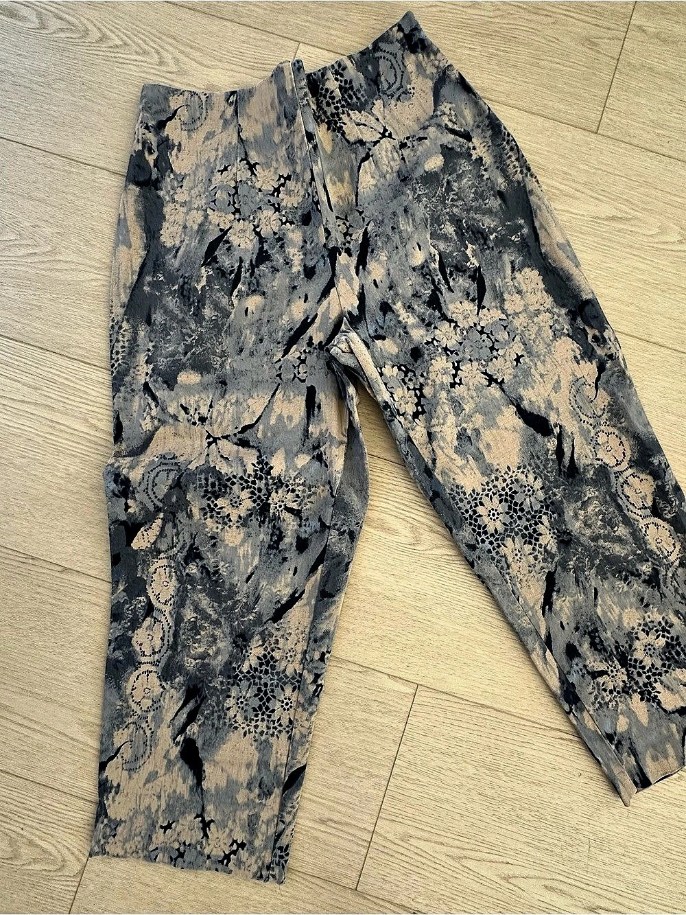 New York & Company Floral Skinny Pants in Blue & Gray Like New